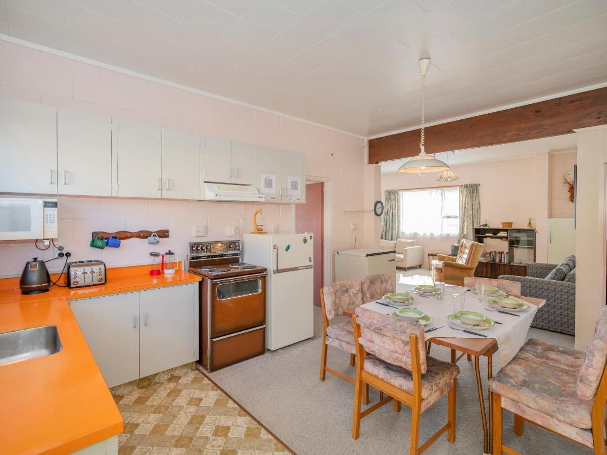 Cosy At Cooks - Cooks Beach Downstairs Unit Eksteriør billede