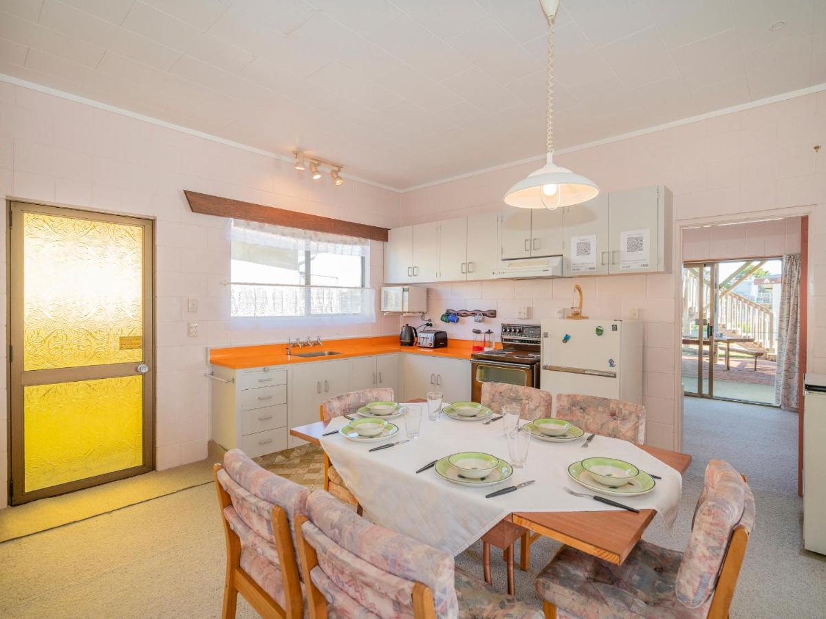 Cosy At Cooks - Cooks Beach Downstairs Unit Eksteriør billede